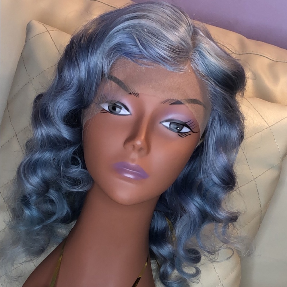 Lace front silver/grey wig 12”